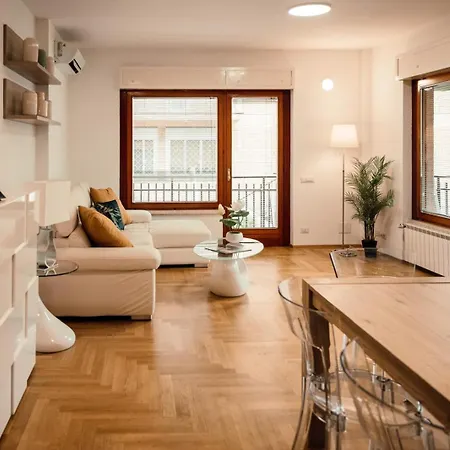 Dea Two Apartment *
