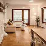 Dea Two Apartman *